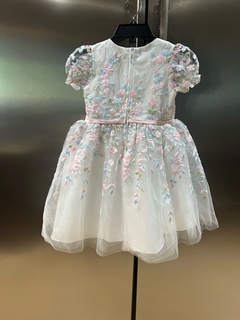 Rare Too Girls White Embroidered Floral Dress | Size 6
